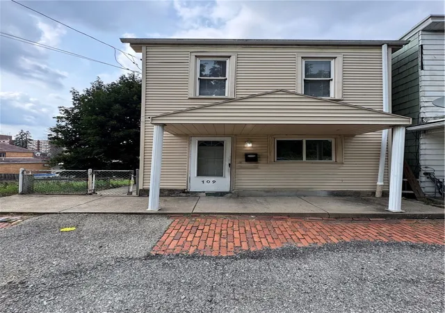 Photo 1 of Single family home for sale at 709 Fairview Ave, Mc Keesport, PA 15132 | MLS# 1766806 | Listing updated on 2026-07-30
