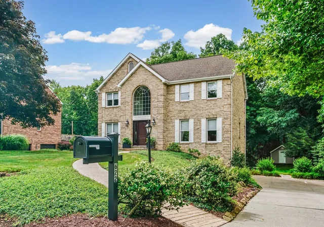 3rd image of 622 Golden Ridge Court, Cranberry Twp, PA 16066 | MLS# 1767409