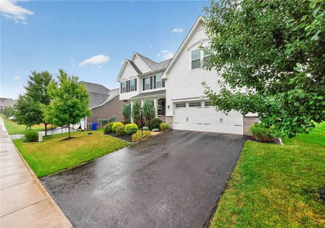 3rd image of 4003 Weatherburn Dr, Middlesex Twp, PA 16059 | MLS# 1767391