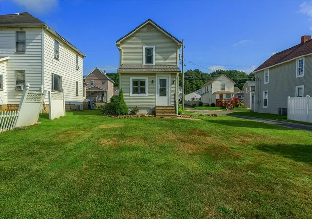 Photo 3 of Sale Pending at 321 Hazel Ave, Ellwood City, PA 16117 | MLS# 1767436 | Listing updated on 2026-09-01