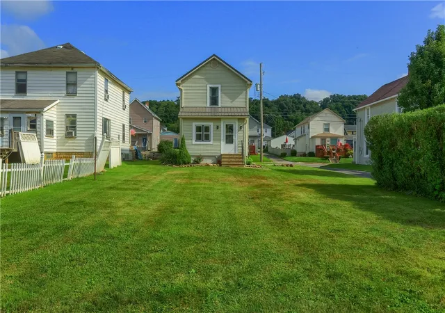 Photo 3 of Sale Pending at 321 Hazel Ave, Ellwood City, PA 16117 | MLS# 1767436 | Listing updated on 2026-09-01