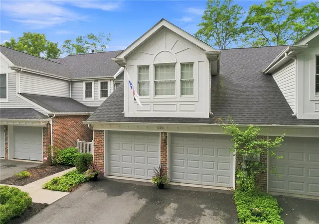 Townhouse for sale at 206 Waterside Dr, Peters Twp, PA 15317 | MLS# 1767435