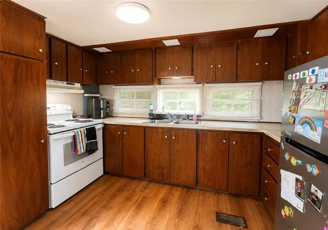 Photo 4 of Manufactured home for sale at 45 N Mitchell Rd, Shenango Twp, PA 16159 | MLS# 1767451 | Listing updated on 2026-08-02