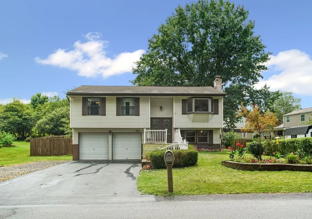 1st image of 443 Deerfield Dr, Cranberry Twp, PA 16066 | MLS# 1767479