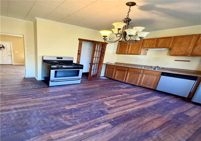4th image of 718 Sellers Ave, Jeannette, PA 15644 | MLS# 1767516