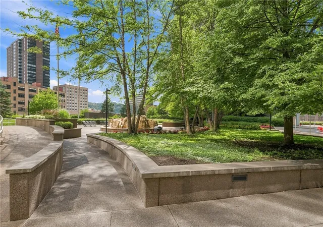 4th image of 112 Washington Pl #6A, Downtown Pgh, PA 15219 | MLS# 1767514