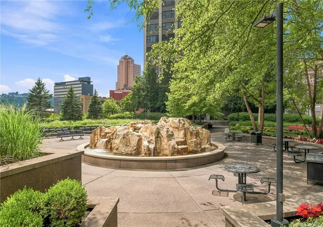 5th image of 112 Washington Pl #6A, Downtown Pgh, PA 15219 | MLS# 1767514