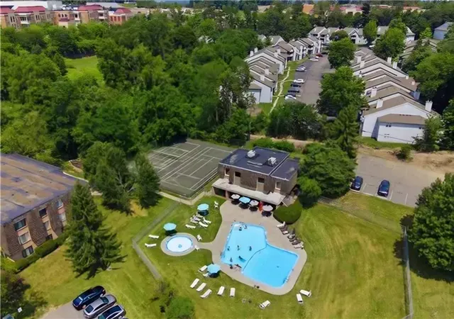 12th image of 824 Forest Green Dr #824, Moon/crescent Twp, PA 15108 | MLS# 1766770