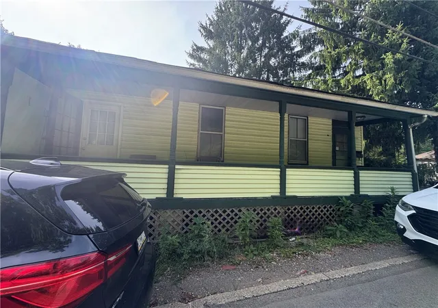 Photo 1 of Single family home for sale at 1004 Ravine St, Munhall, PA 15120 | MLS# 1767033 | Listing updated on 2026-08-01