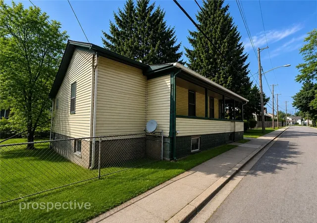 Photo 3 of Single family home for sale at 1004 Ravine St, Munhall, PA 15120 | MLS# 1767033 | Listing updated on 2026-08-01