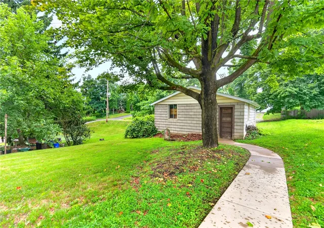 2nd image of 1507 18th Ave, Patterson Twp, PA 15010 | MLS# 1767421