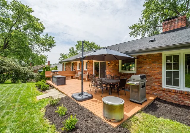 Photo 3 of Single family home for sale at 2649 Cedarvue Dr, Upper St Clair, PA 15241 | MLS# 1767556 | Listing updated on 2026-08-05