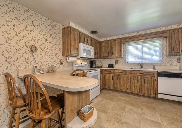 5th image of 632 Pitcairn Avenue, Jeannette, PA 15644 | MLS# 1767585