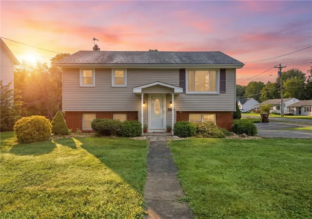 1st image of 412 Highland Ave, Grove City Boro, PA 16127 | MLS# 1766261