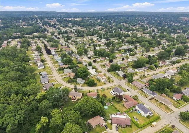 17th image of 3203 Regis Dr, Erie City, PA 16510 | MLS# 1767611