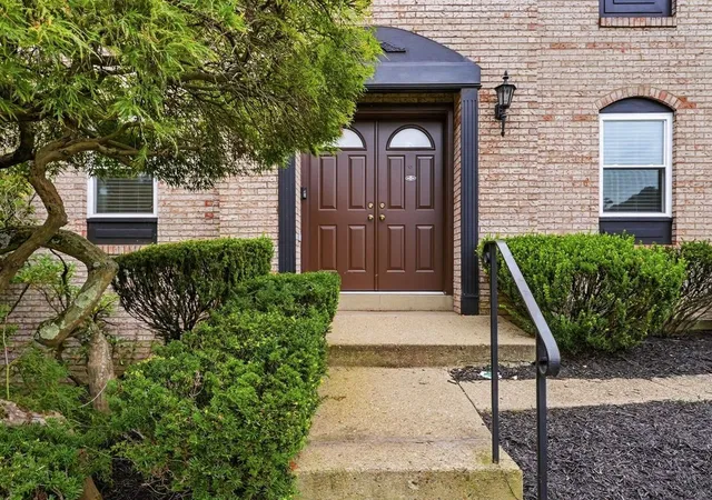 3rd image of 2006 Garrick Dr, Churchill Boro, PA 15235 | MLS# 1767686
