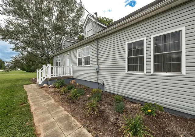 Photo 3 of Single family home for sale at 2739 Leesburg Volant Rd, Springfield Twp, PA 16156 | MLS# 1767644 | Listing updated on 2026-09-19