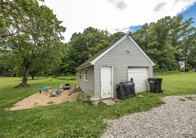 Photo 4 of Single family home for sale at 2739 Leesburg Volant Rd, Springfield Twp, PA 16156 | MLS# 1767644 | Listing updated on 2026-09-19
