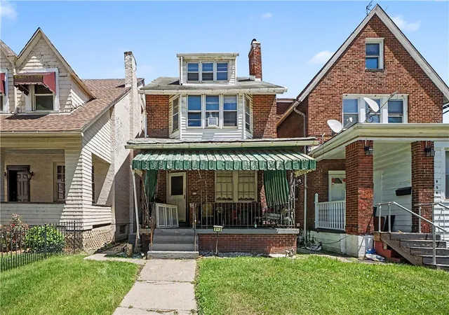 1st image of 912 Franklin Ave, Aliquippa, PA 15001 | MLS# 1767119