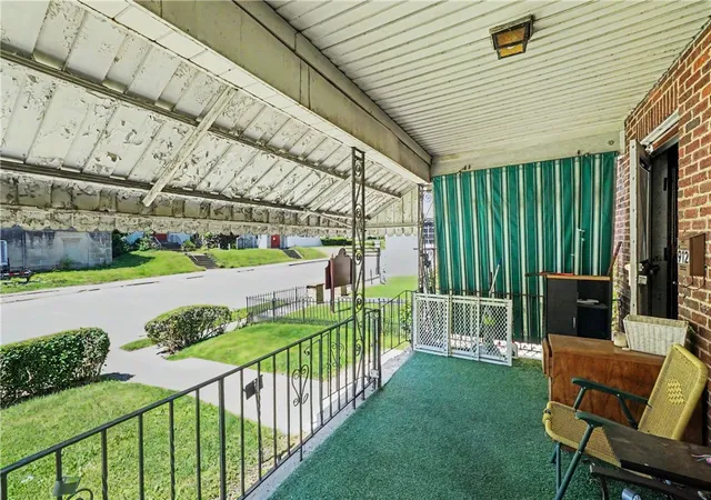 3rd image of 912 Franklin Ave, Aliquippa, PA 15001 | MLS# 1767119