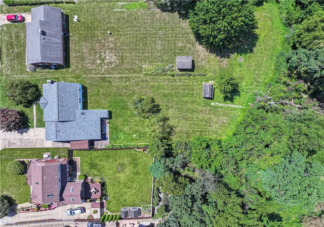 3rd image of 1465 Oakridge Dr, Harmony Twp, PA 15003 | MLS# 1767745