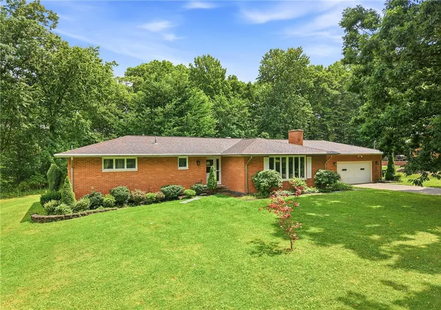 1st image of 655 Christy Rd, Hermitage, PA 16148 | MLS# 1767305