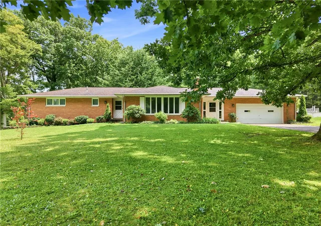 2nd image of 655 Christy Rd, Hermitage, PA 16148 | MLS# 1767305