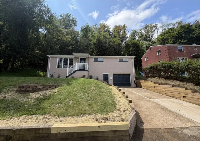 Photo 2 of Single family home for sale at 149 Eastminster Dr, Verona, PA 15147 | MLS# 1767506 | Listing updated on 2026-08-01