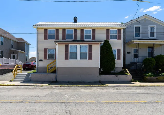 2nd image of 527 Reno St, Rochester, PA 15074 | MLS# 1767795