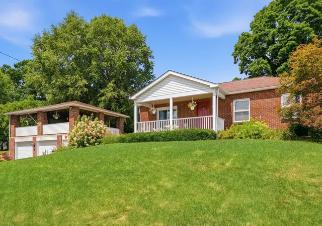3rd image of 261 Chicora Rd, Summit Twp, PA 16001 | MLS# 1767837