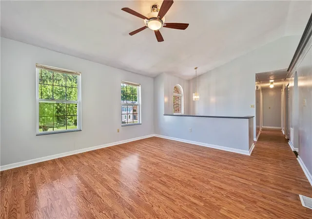 4th image of 671 Peregrine Dr, North Huntingdon, PA 15642 | MLS# 1767878