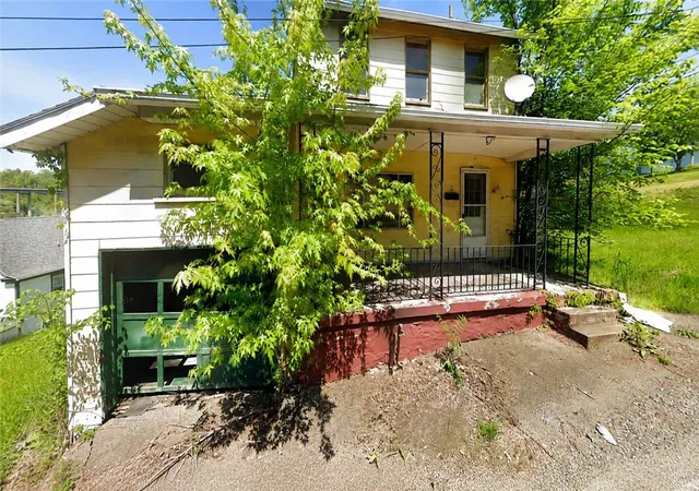 Photo 1 of Single family home for sale at 220 Bank St, Brownsville, PA 15417 | MLS# 1767764 | Listing updated on 2026-08-02