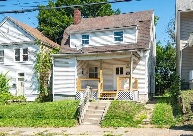 2nd image of 1128 Main St, Aliquippa, PA 15001 | MLS# 1767889