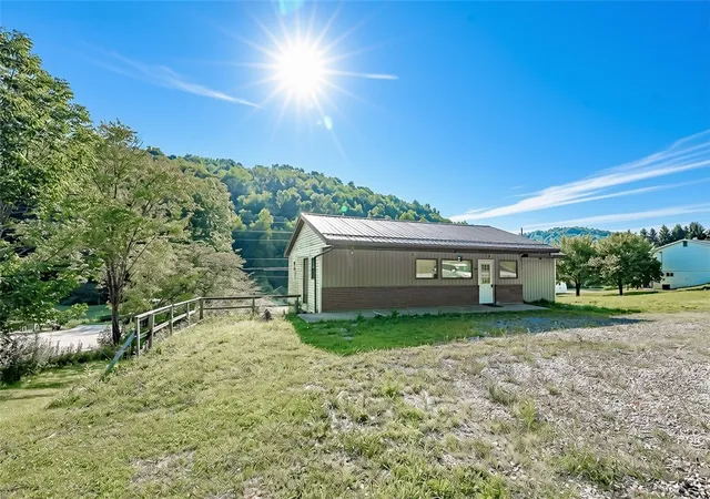 2nd image of 3986 Rte 85 Hwy, S Mahoning/plumville, PA 15747 | MLS# 1767891