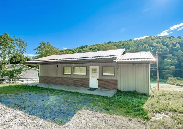 3rd image of 3986 Rte 85 Hwy, S Mahoning/plumville, PA 15747 | MLS# 1767891