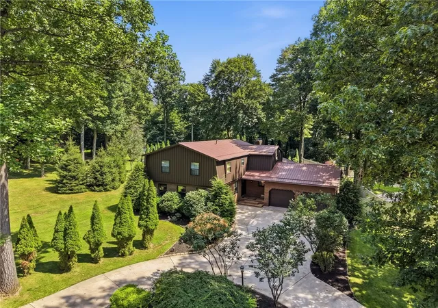 Photo 3 of Single family home for sale at 5120 White Oak Dr, White Twp, PA 15701 | MLS# 1767919 | Listing updated on 2026-08-03