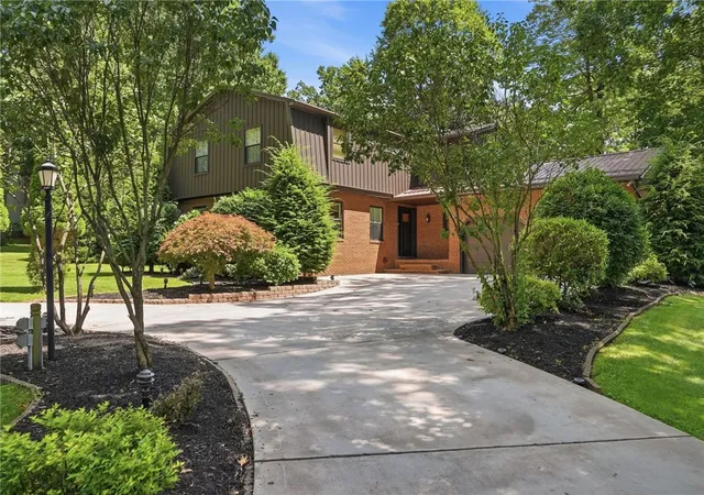 Photo 4 of Single family home for sale at 5120 White Oak Dr, White Twp, PA 15701 | MLS# 1767919 | Listing updated on 2026-08-03