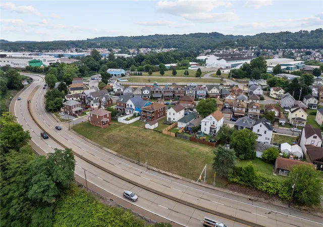 3rd image of 1652 Ohio River Blvd, Ambridge, PA 15003 | MLS# 1767972