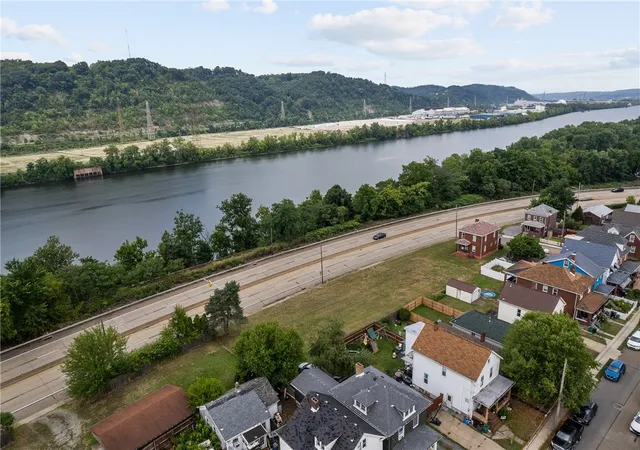 4th image of 1652 Ohio River Blvd, Ambridge, PA 15003 | MLS# 1767972