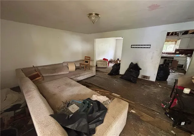 Photo 3 of Single family home for sale at 2813 Palmgreen Ave, Mc Keesport, PA 15132 | MLS# 1767974 | Listing updated on 2026-08-03