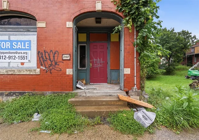 Photo 3 of Single family home for sale at 2107 Perrysville Ave, Perry Hilltop, PA 15214 | MLS# 1768003 | Listing updated on 2026-08-03