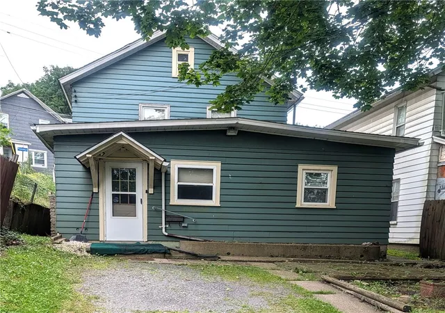 Photo 3 of Single family home for sale at 528 Hoffman, Oil City, PA 16301 | MLS# 1768018 | Listing updated on 2026-08-03