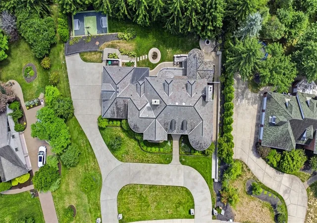 11th image of 2089 Blairmont Dr, Upper St Clair, PA 15241 | MLS# 1768042