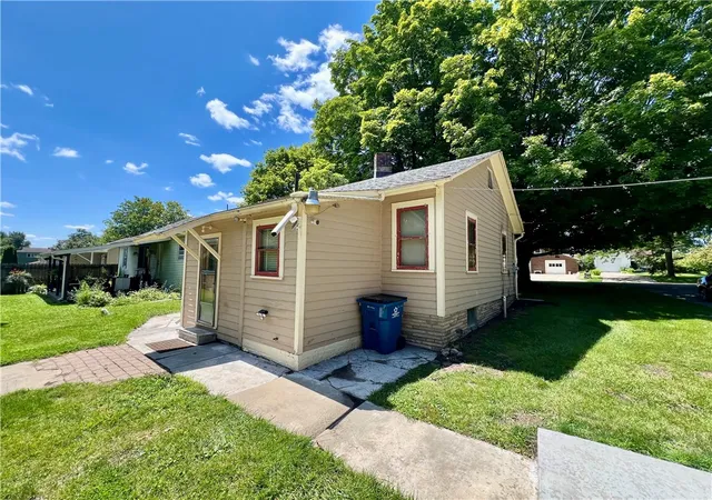 3rd image of 36 6Th Street, Bessemer, PA 16112 | MLS# 1768048
