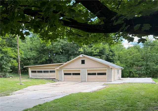 4th image of 36 6Th Street, Bessemer, PA 16112 | MLS# 1768048