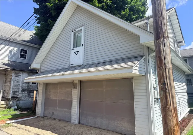 Photo 3 of Single family home for sale at 139 Queen St, Kittanning Boro, PA 16201 | MLS# 1768057 | Listing updated on 2026-08-04