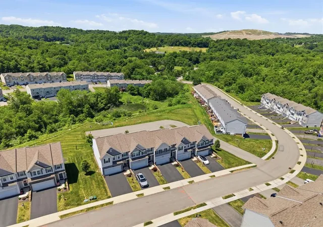 40th image of 2505 Canterbury Dr, North Fayette, PA 15126 | MLS# 1768066