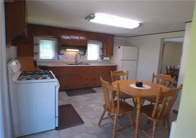 5th image of 303 Cranberry Alley, Carmichaels/cumblnd, PA 15320 | MLS# 1768074