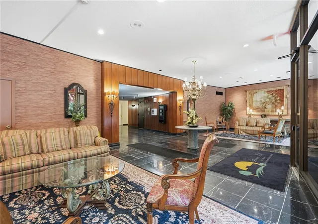 3rd image of 1150 Bower Hill Road #702A, Mt Lebanon, PA 15243 | MLS# 1767821