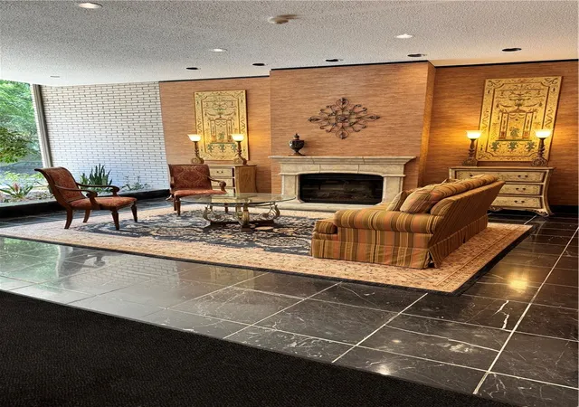 2nd image of 1150 Bower Hl Rd, Mt Lebanon, PA 15243